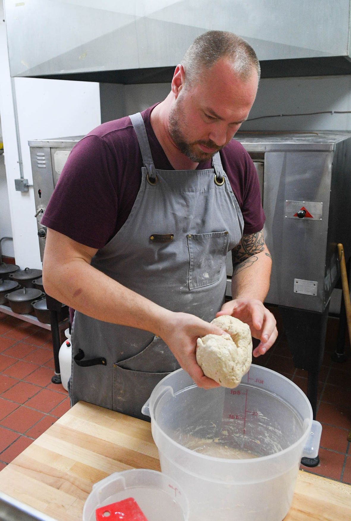 070221-qc-nws-bakery-004